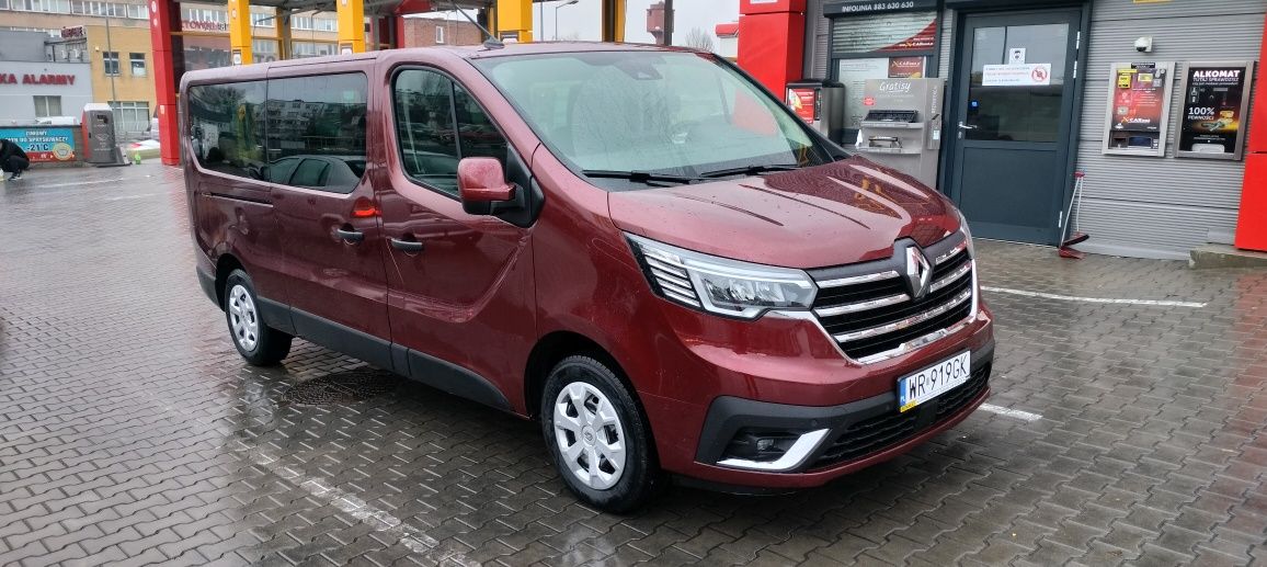 Wynajem busów 9os. Wypożyczalnia Nowe auta