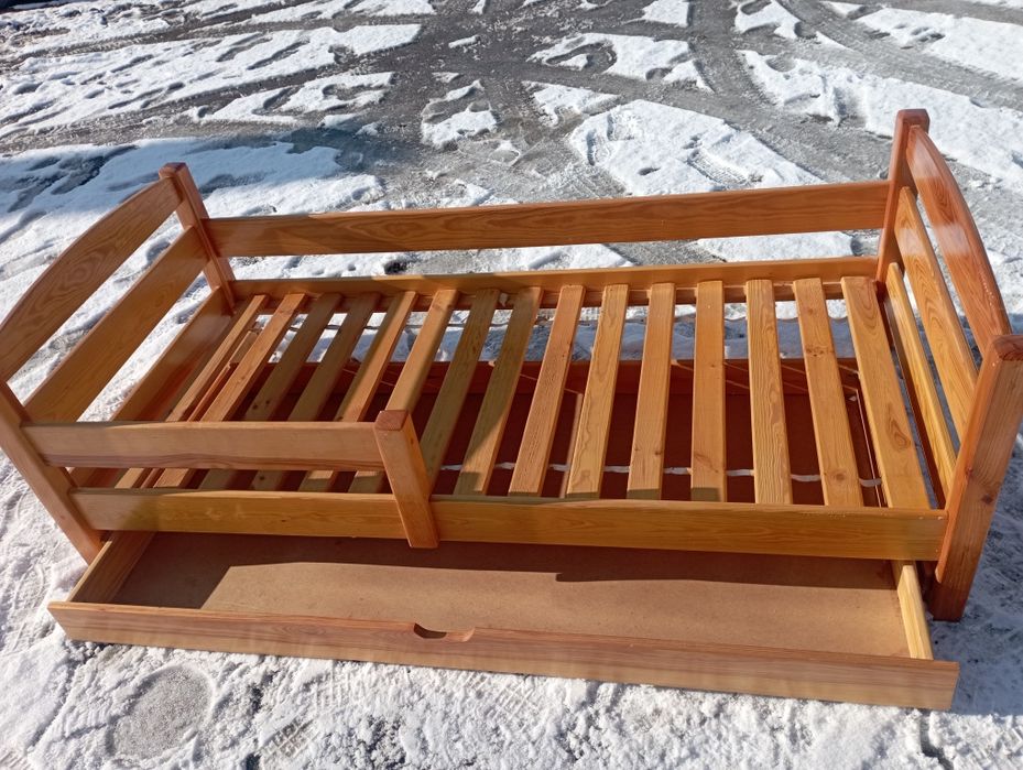 Łóżko drewniane dziecięce z szufladą 80/180