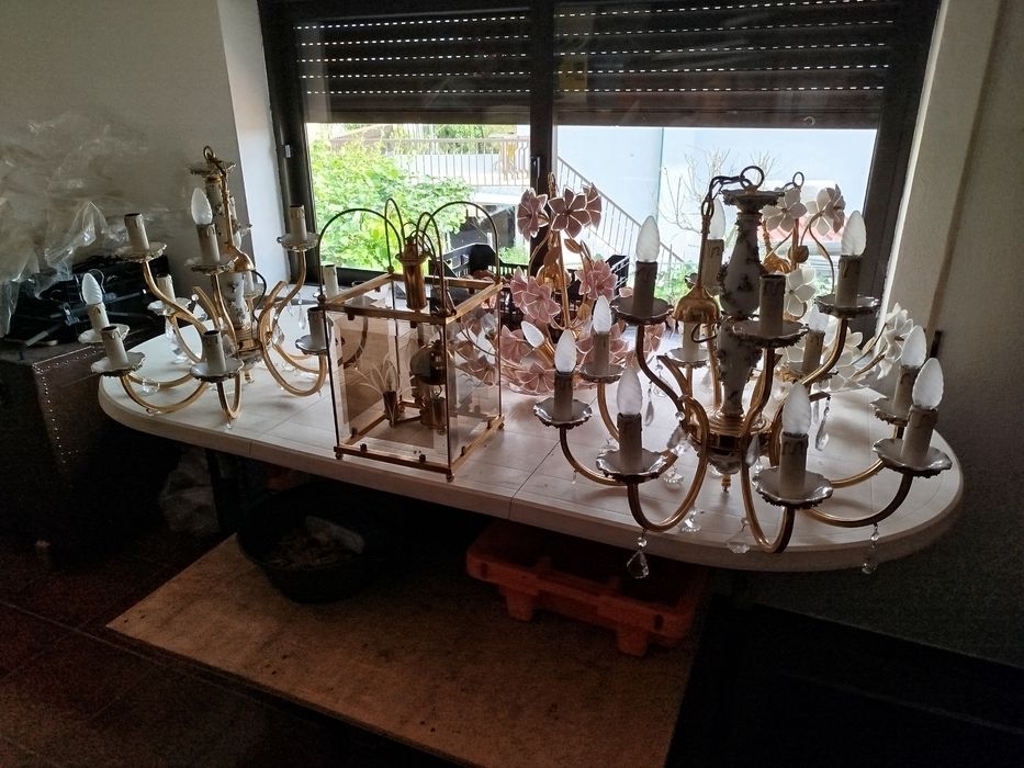 Candeeiro com banho de ouro