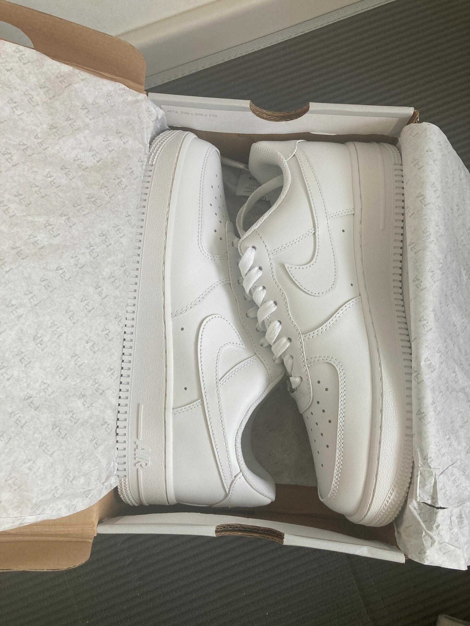 NikeAirForce1Low'07White-Nowe i nieuzywane R.44