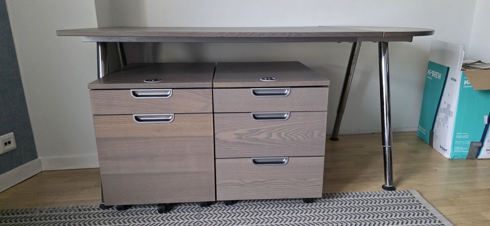 Biurko i 2 kontenerki na dokumenty IKEA