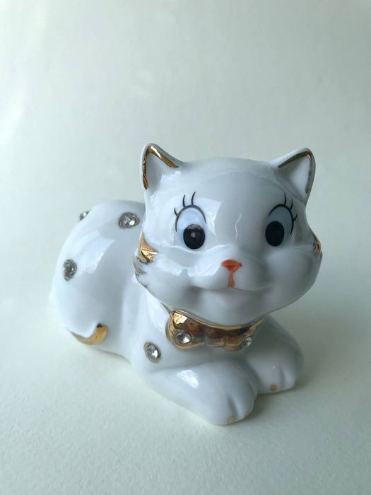 Кошка статуэтка фарфор