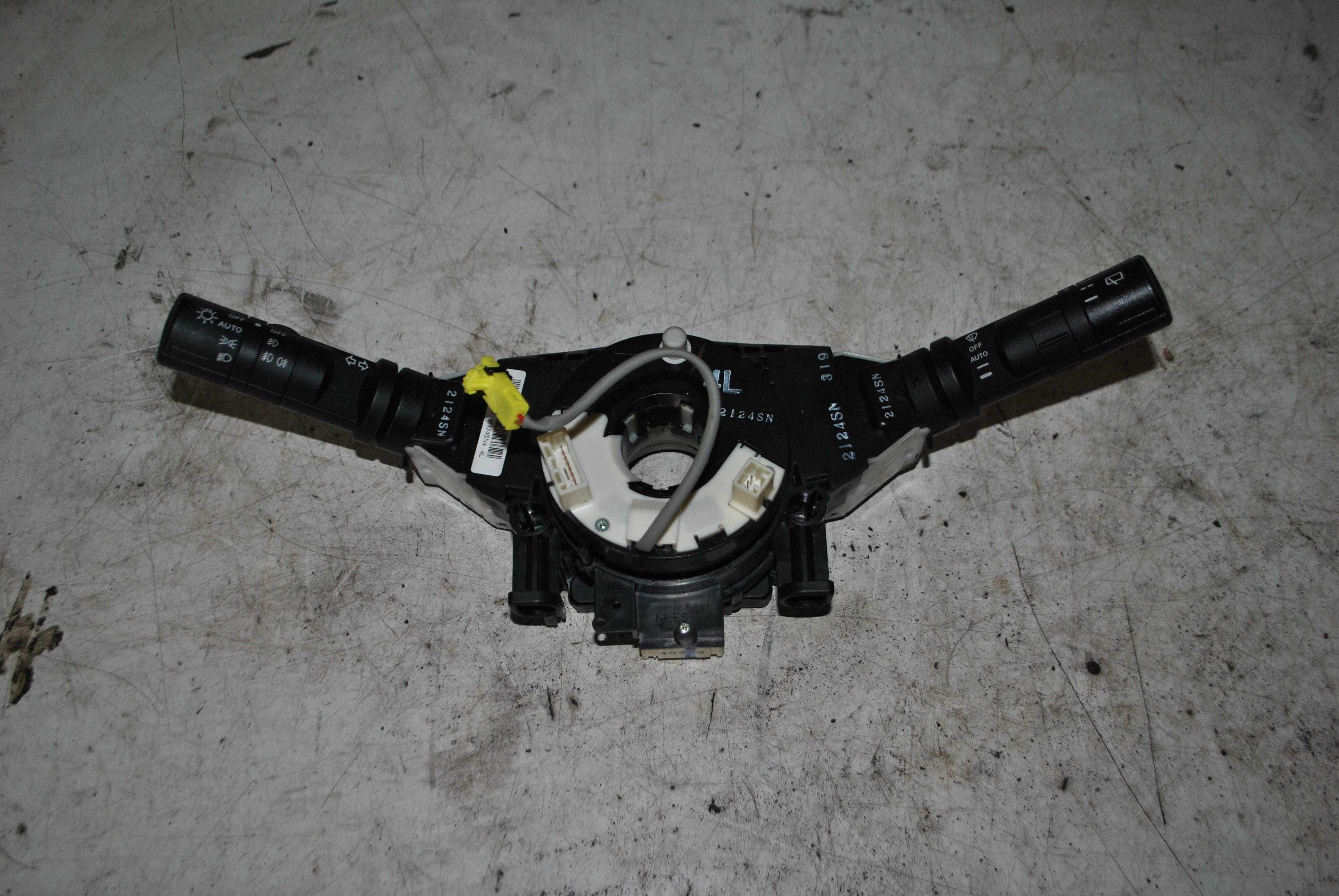 Przełącznik zespolony Nissan Qashqai J10 1.5 dci