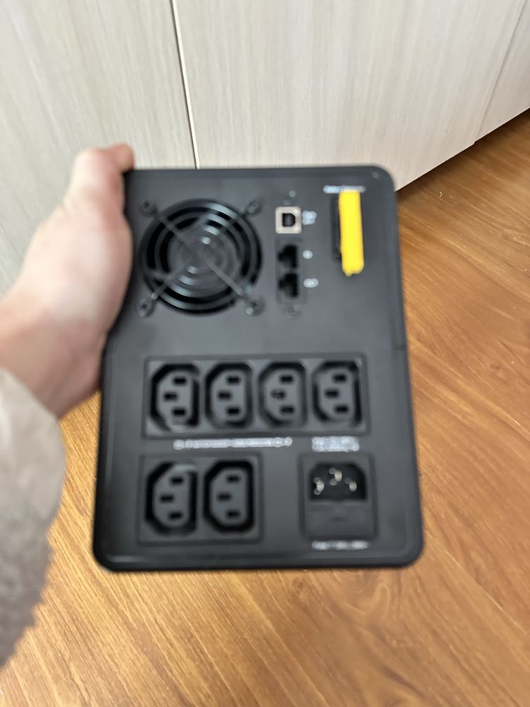 Пристрій безперебійного живлення APC Back-UPS 1600VA, IEC (BX1600MI)