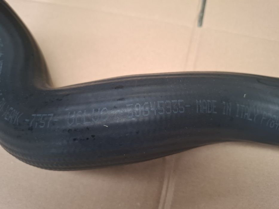 Rura wąż powietrza intercoolera volvo xc90 D5 163KM 02-05r