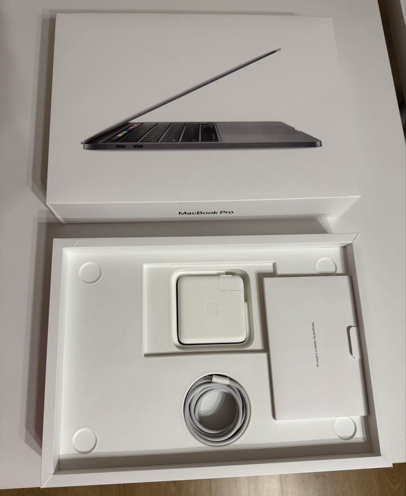 MacBook Pro 13” (2020, Intel Core i5) | 512 GB SSD