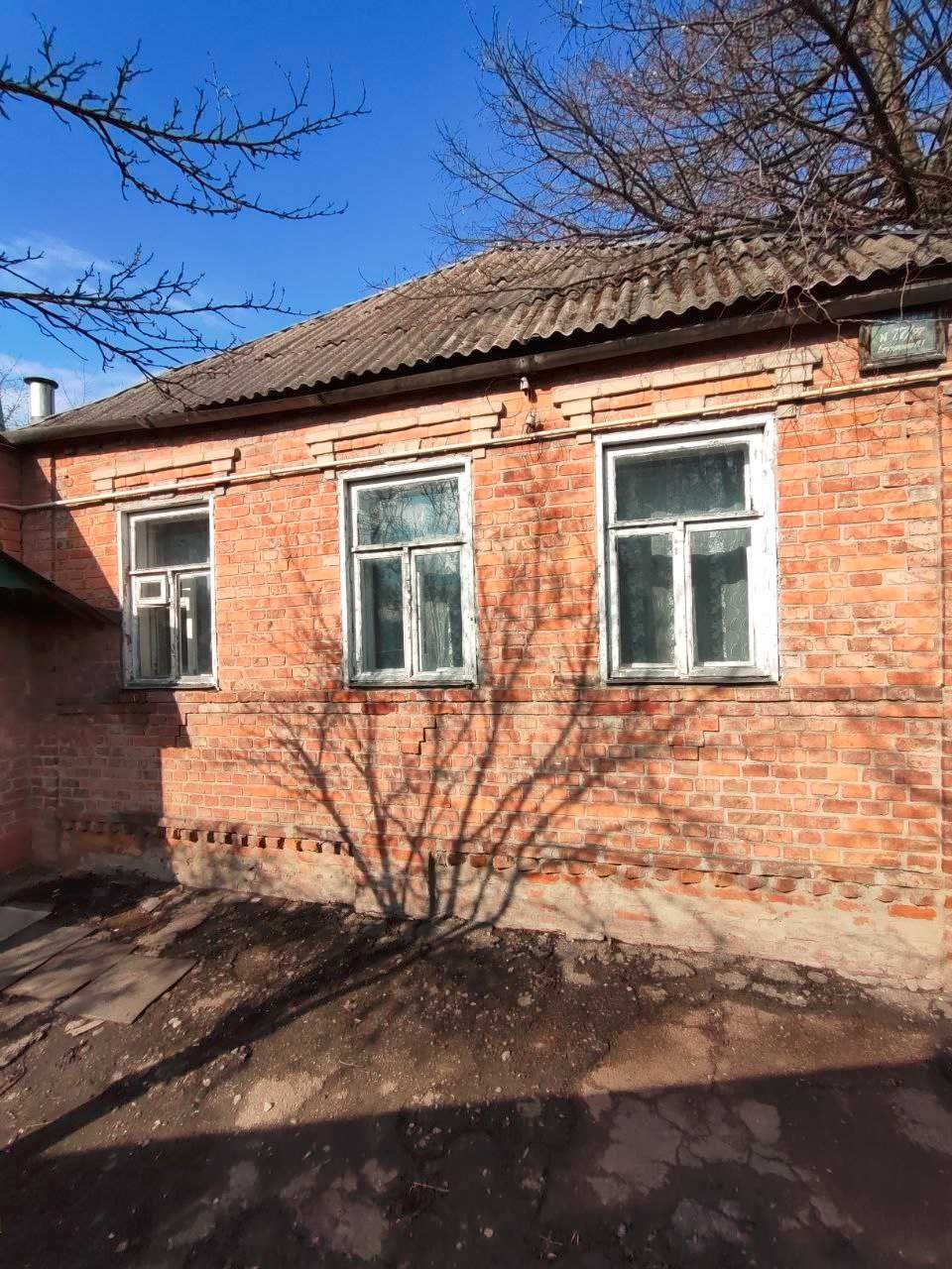 Продам будинок в Дергачах по вулиці Садовій.