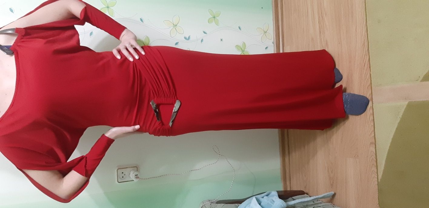 Платье красное в пол 42-44 размер