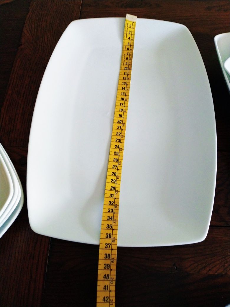 Serviço de 12  peças de jantar de porcelana  ARC,  usado, em muito bom