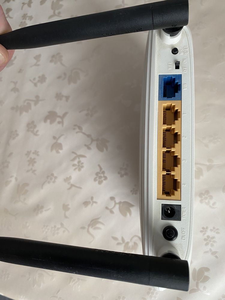 Продам Б.у маршрутизатор роутер TL-WR841N