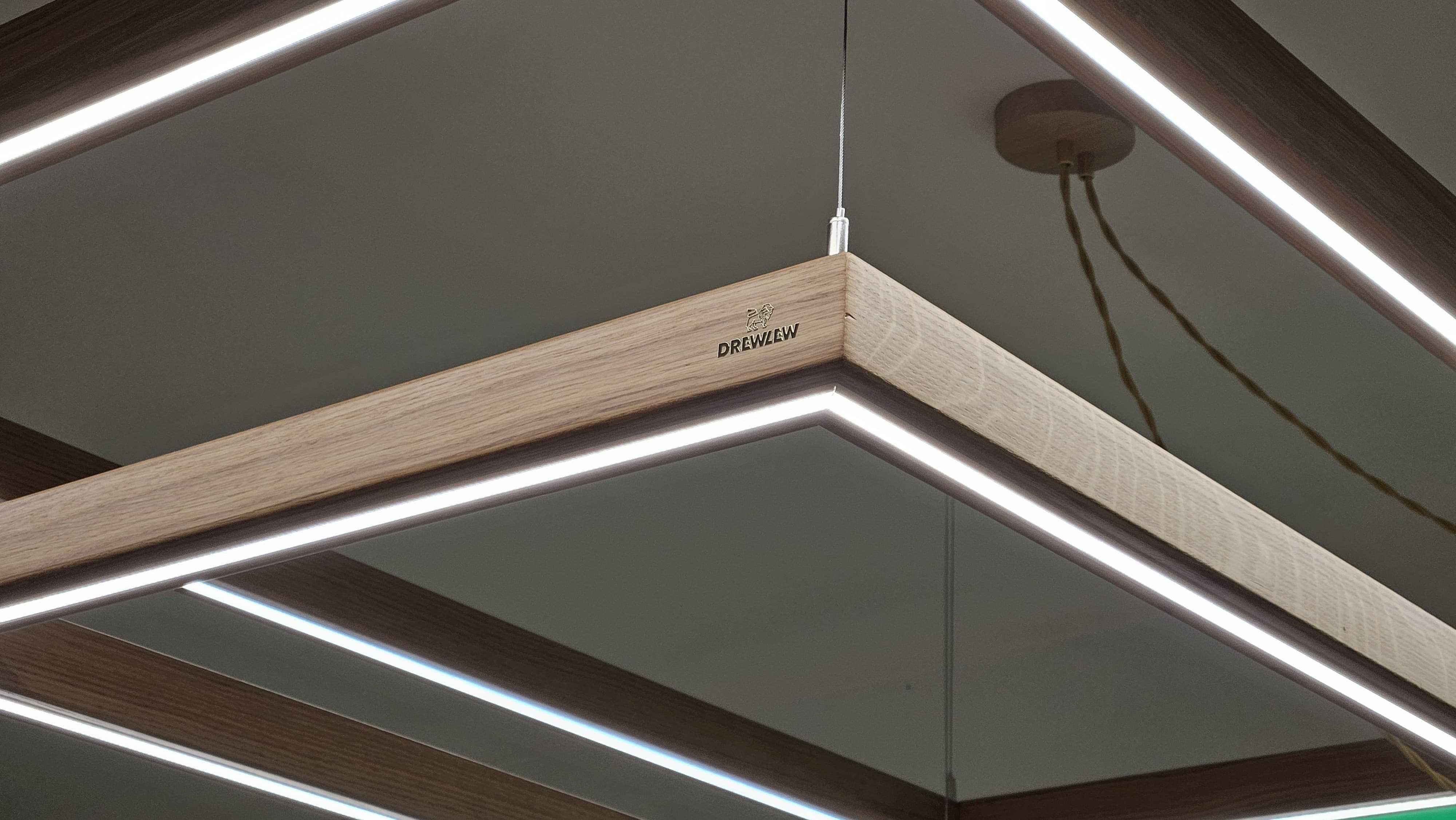 Oświetlenie LED z litego drewna