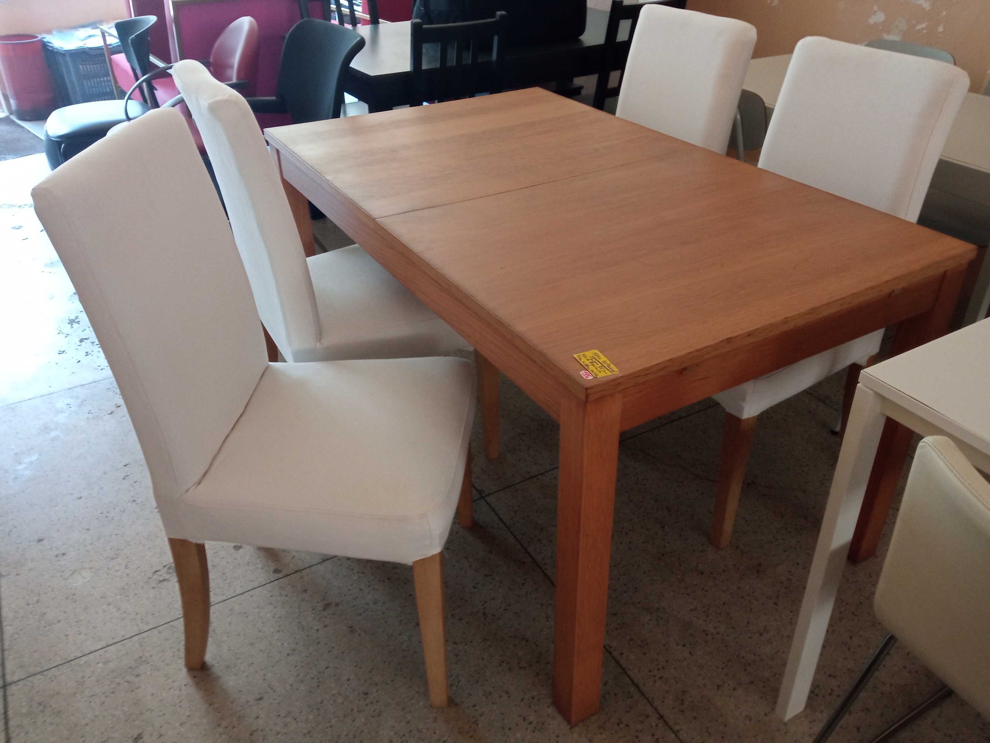 Mesa extensível + 4 cadeiras