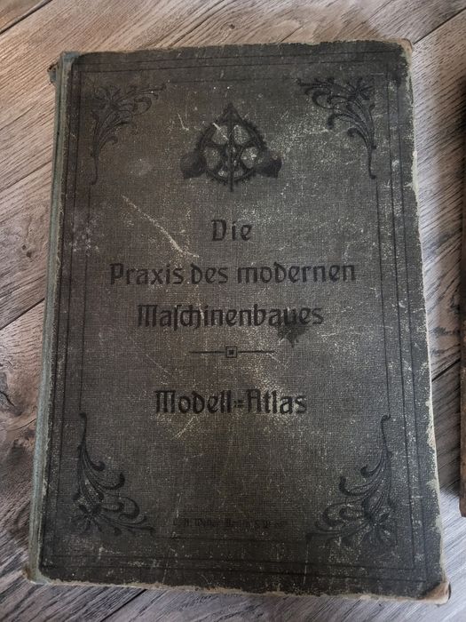 Książki 1910, 1943