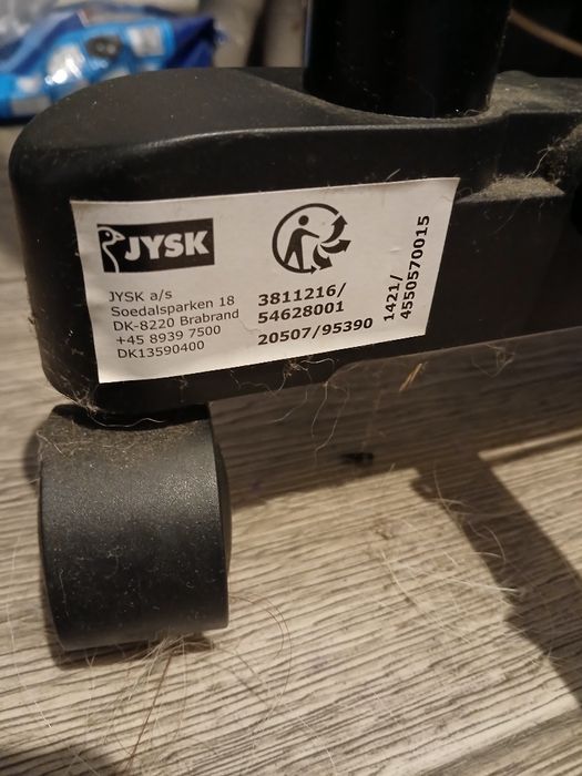 Wieszak na kółkach jysk czarny dwa drążki