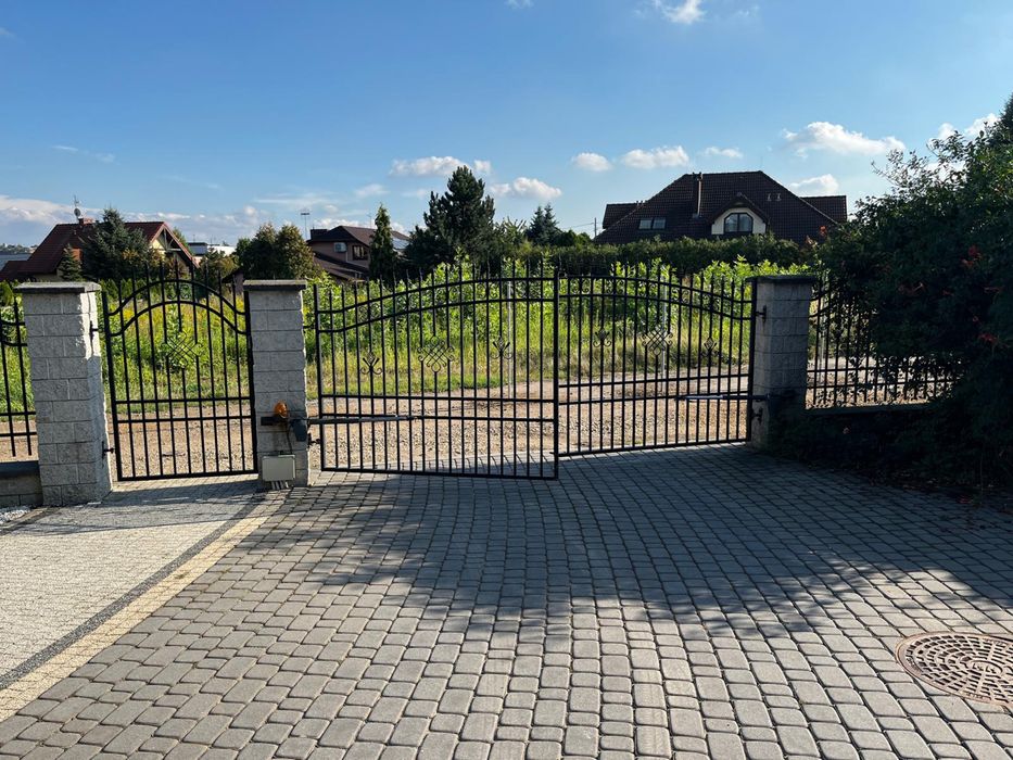 Brama wjazdowa + silowniki + furtka