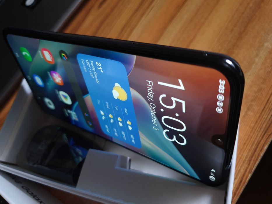 Samsung Galaxy A40 z Androidem 15