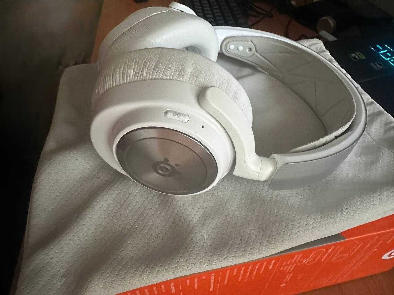 SteelSeries Arctis Nova Pro Wireless White