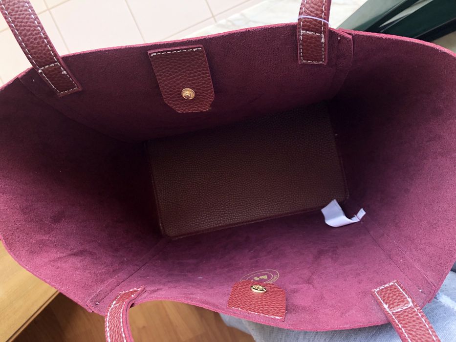 Mala bordô NOVA com etiqueta