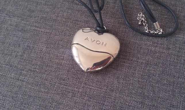 Niesamowity naszyjnik z pendrivem, Eternal Love, Avon