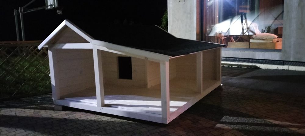 Buda dla psa ocieplona