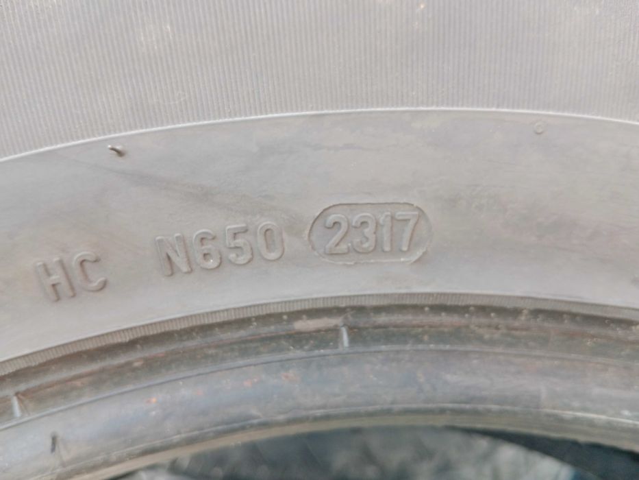 Opona używana letnia 225/65R16C Pirelli Carrier 1szt.