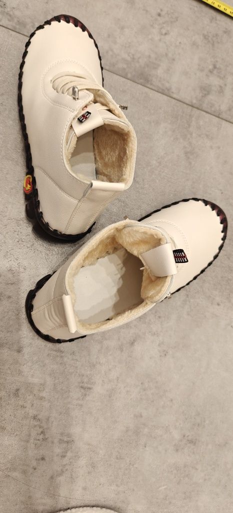 Buty zimowe nowe