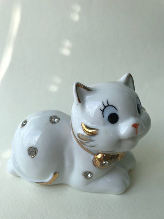 Кошка статуэтка фарфор