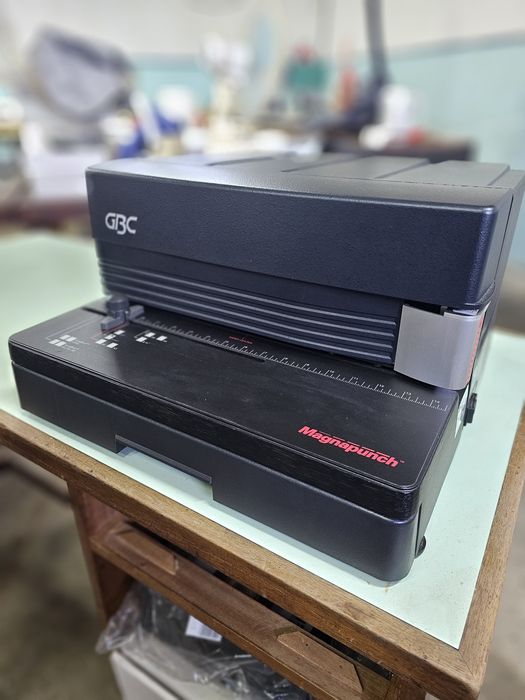 Encadernadora Elétrica Profissional GBC Magnapunch - Perfuração