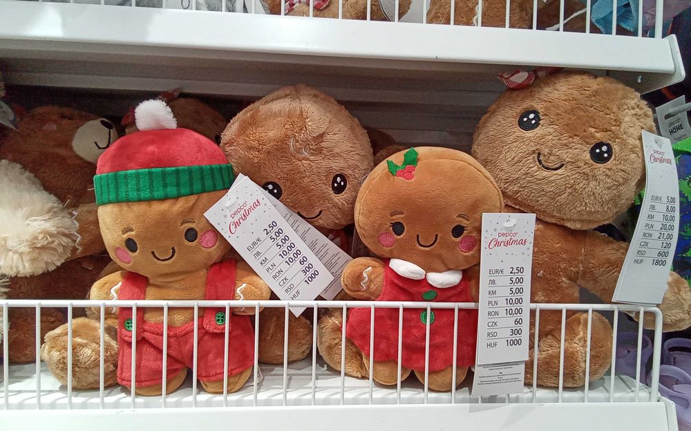 Cztery maskotki pierniczki świąteczne kolekcja Pepco ciastek