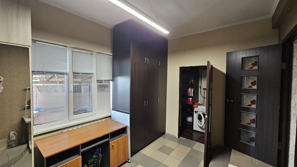 Продам будинок із земельною ділянкою