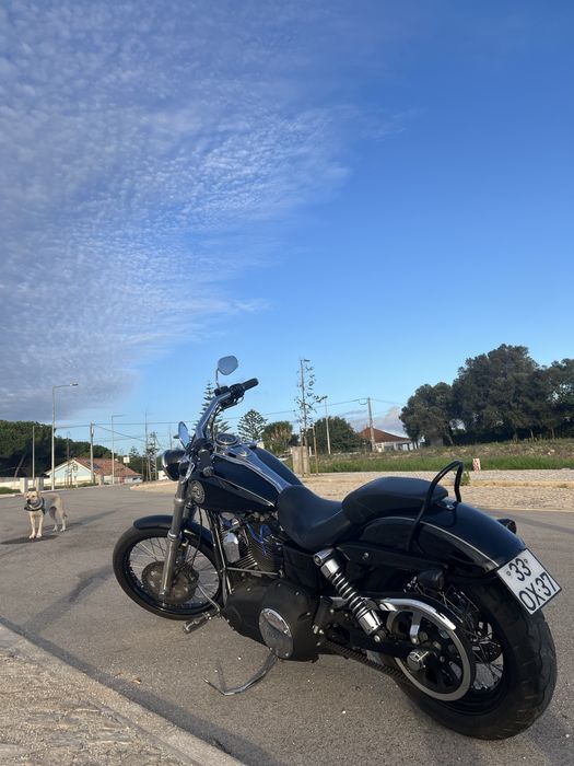 Harley-Davidson Dyna Wide Glide – Vivid Black – Excelente Estado