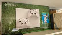 Xbox OneS 1TB konsola 1 Pad 1 gra