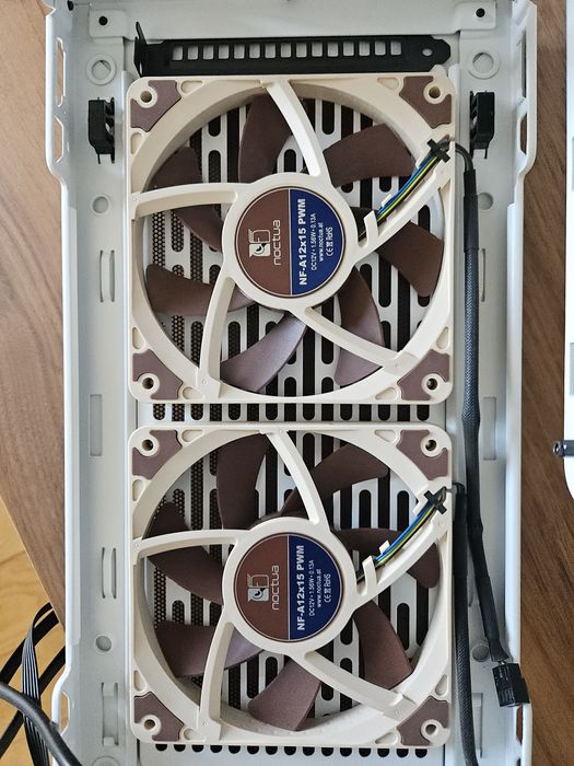 Caixa mini ITX NR200P White + Noctua