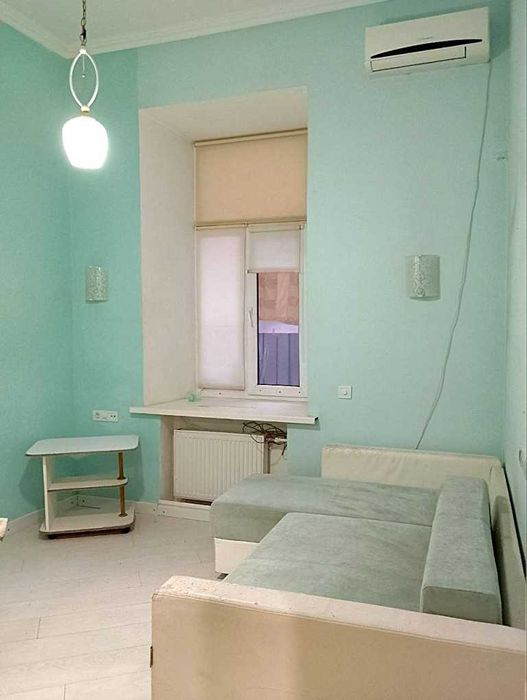 Нежинская: сдам комнату в ухоженной коммунальной квартире в центре!