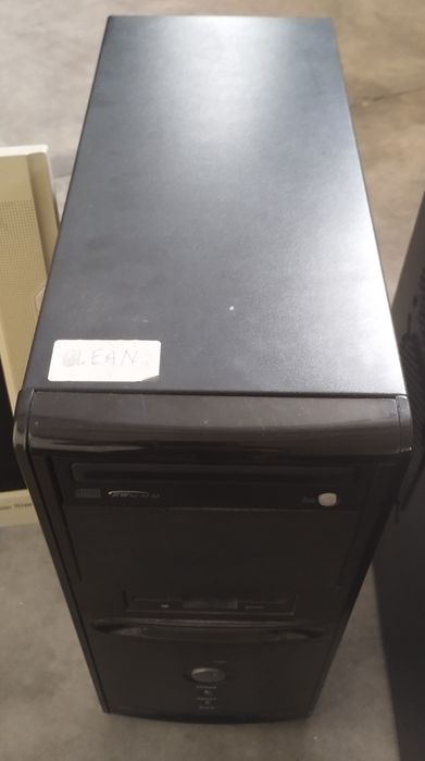 PCs, Monitores, teclados, radio