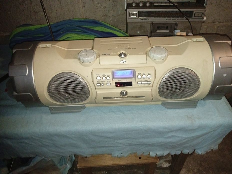 Boombox JVC RV-NB10W