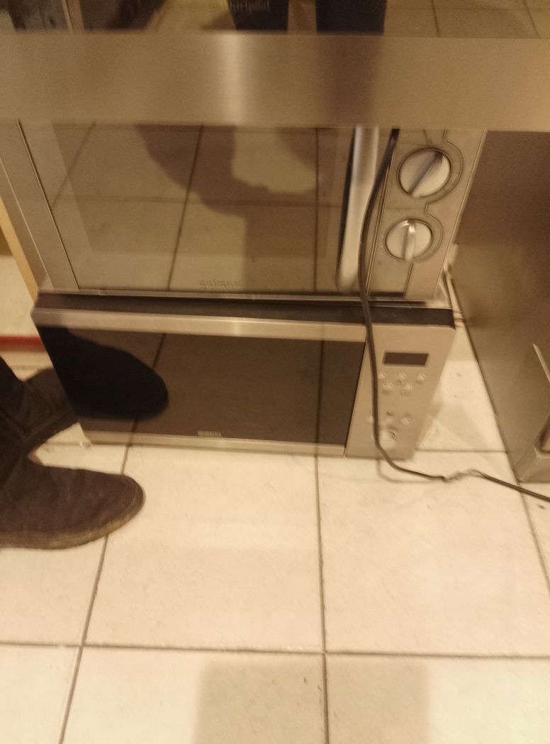 Mikrofala z piekarnikiem elektrycznym