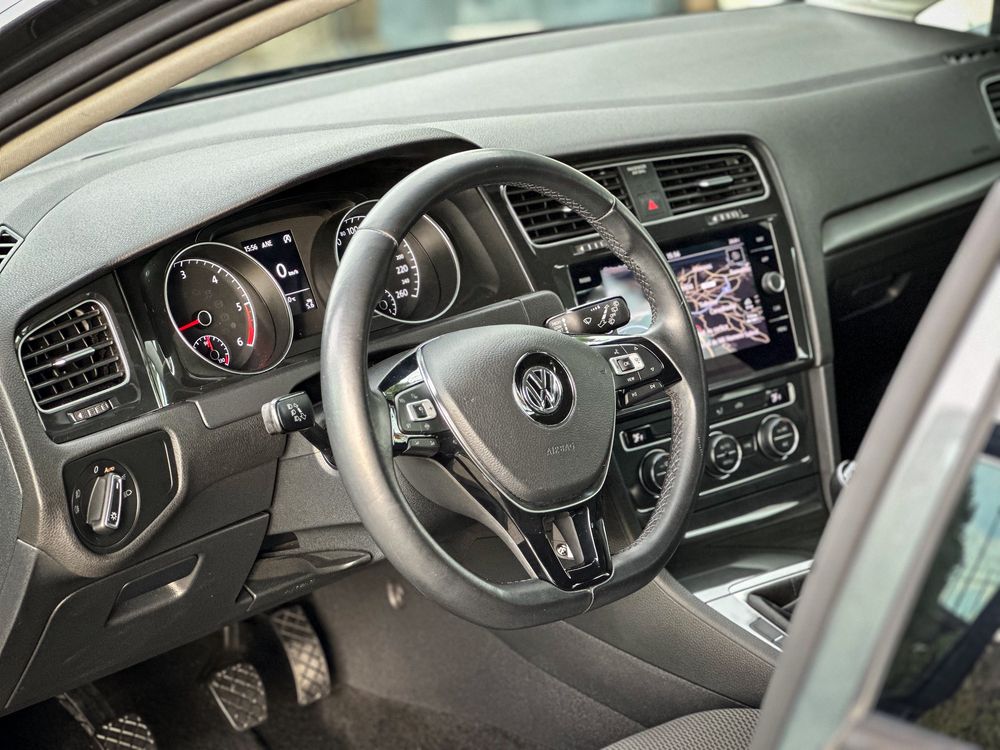 VW Golf 7.5 1.6 TDI Nacional desde 260€/mês