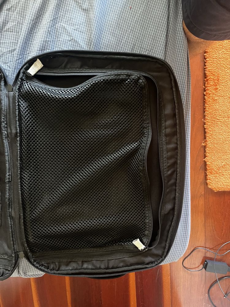 Vendo mochila Replay nova sem etiqueta