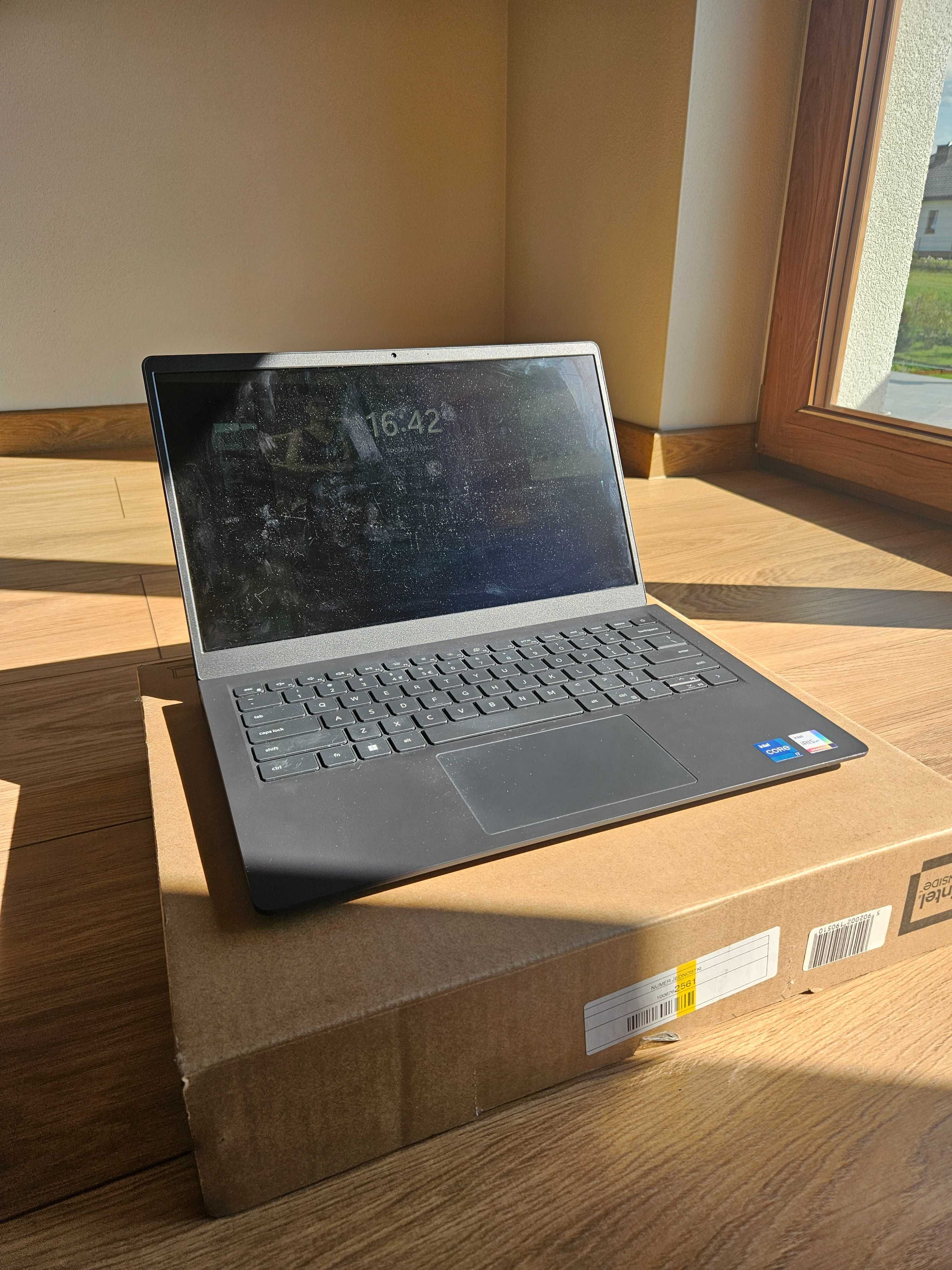 Laptop DELL Vostro i7 16GB RAM 512 GB
