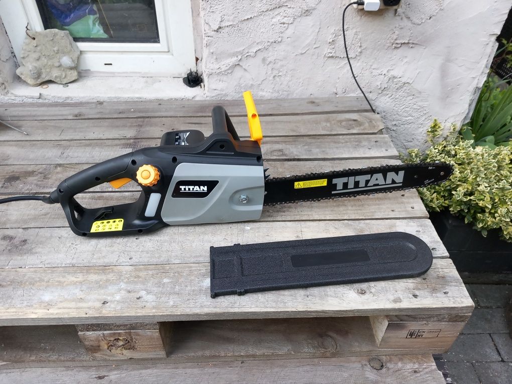 Piła łańcuchowa Titan 2000 W