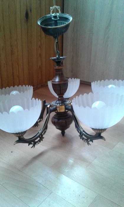 люстра на пять плафонов