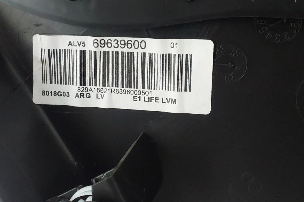 Forra porta / quartela trás esquerda RENAULT Zoe (BFM_)