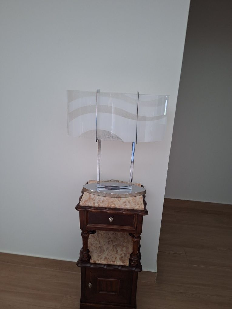 Mesinha de cabeceira