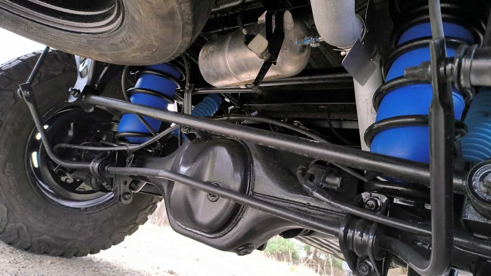 Kontener wyprawowy na pickupa, namiot, roleta, ogrzewanie, prysznic