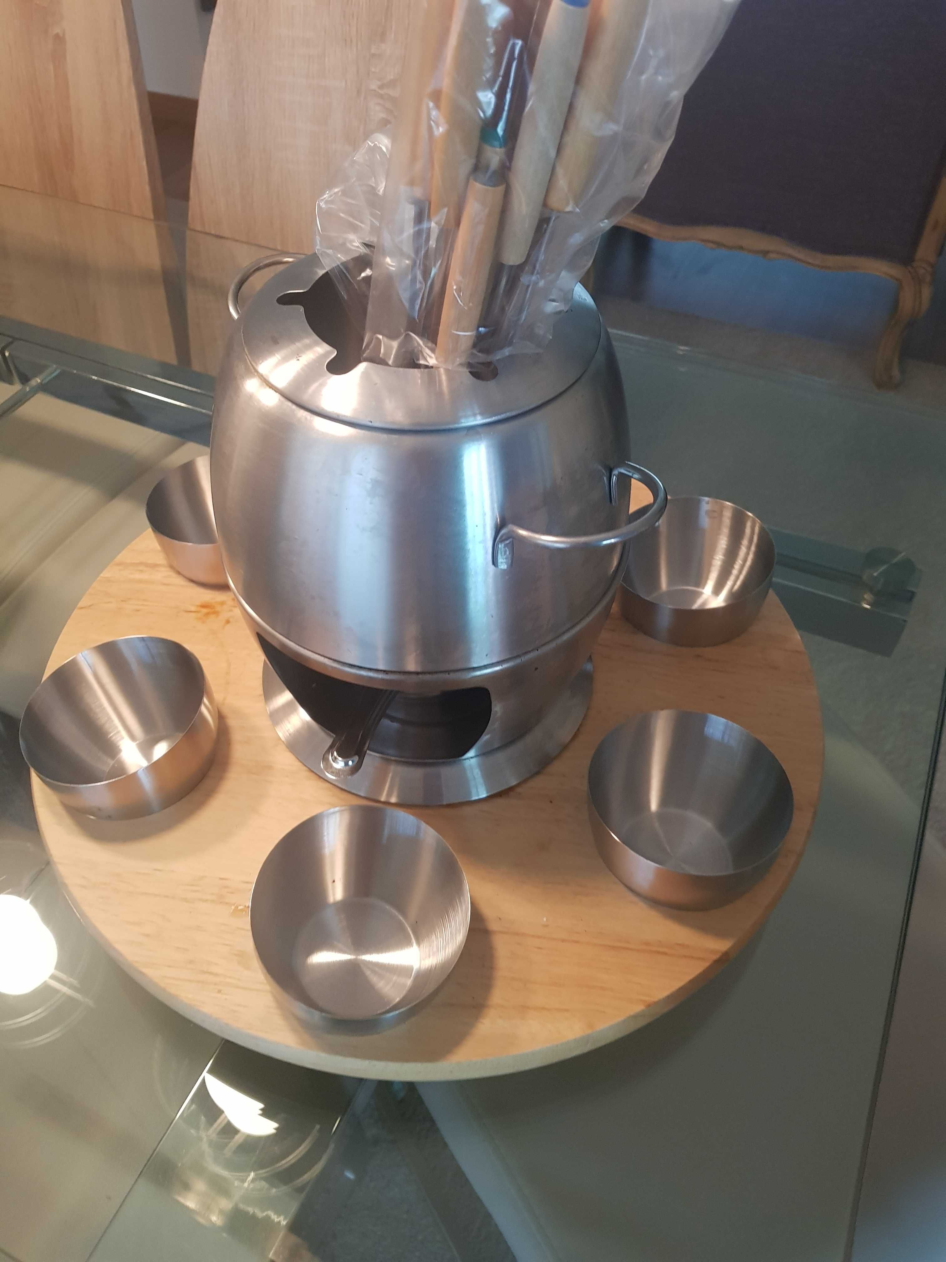 Fondue rotativo de madeira e inox