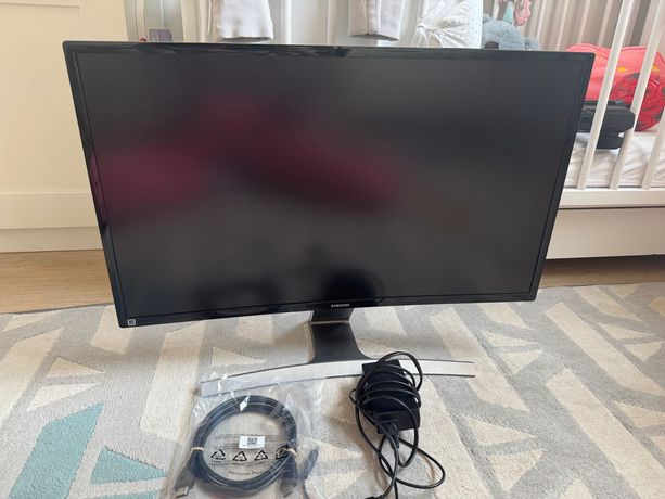 Monitor Samsung zakrzywiony 27cali LED