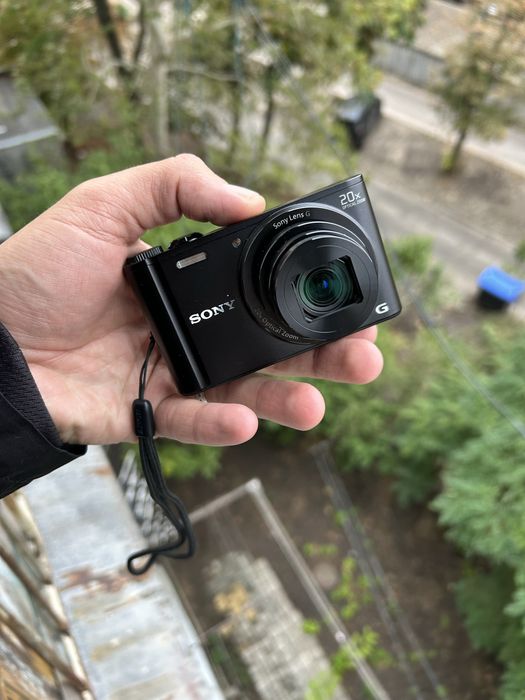 цифровая фотокамера фотоаппарат  Sony Cyber-shot