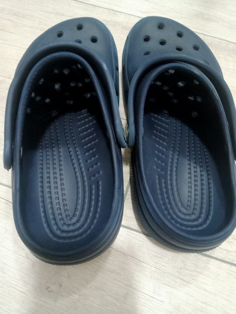 Крокс,crocs оригінал 
M3 W5 устілка 21см.по загиб(це 34-35р.по таблиці