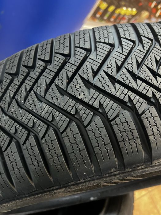 Зимняя резина 225/60R16 Laufenn